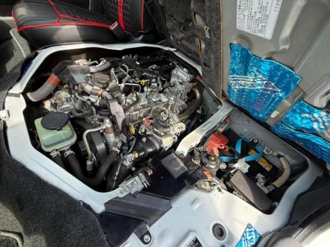 ハイエースバン2.8ダークプライムIIマルチロールトランスポータータイプIロングディーゼルターボ4WD　寒冷地仕様　ワンオーナー　ESSEX　ENCM17インチアルミ　ヨコハマパラダ　ESSEXフロントリップスポイラー　ローフォルムフェンダー　ローダウン　パワースライドドア　LEDテールランプ 2800