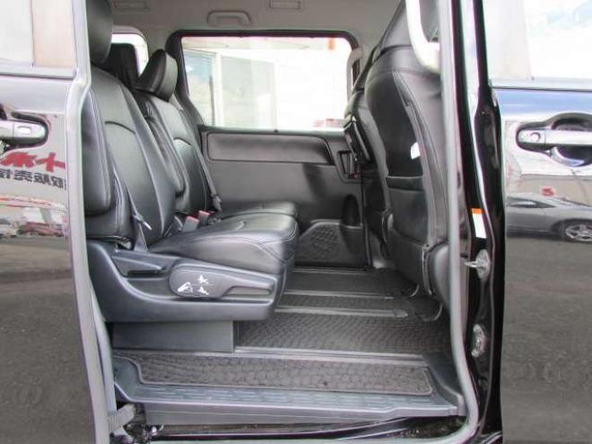 ヴォクシー2.0 X 4WD　トヨタセーフティセンス/LEDヘッドライト/両側パワースライドドア/ETC/社外ナビ/フルセグTV/バックカメラ/スマートキー一体式エンジンスターター 2000