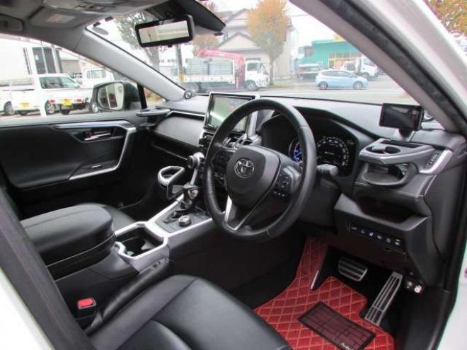 RAV-42.5 ハイブリッド G E-Four 4WD　ヒッチメンバー/パワーバックドア/アップサス/モデリスタエアロ/サンルーフ/ビルトインETC/シートヒーター/ステアリングヒーター/フルセグTV/バックカメラ/サイドカメラ/ 2500