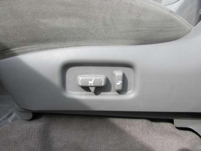 ランドクルーザー100 4.2 VXリミテッド Gセレクション ツーリングエディション ディーゼルターボ 4WD　クルーズコントロール/シートヒーター/パワーシート/ETC/社外ナビ/フルセグTV/バックカメラ/ヒッチメンバー/GANADORマフラー 4200