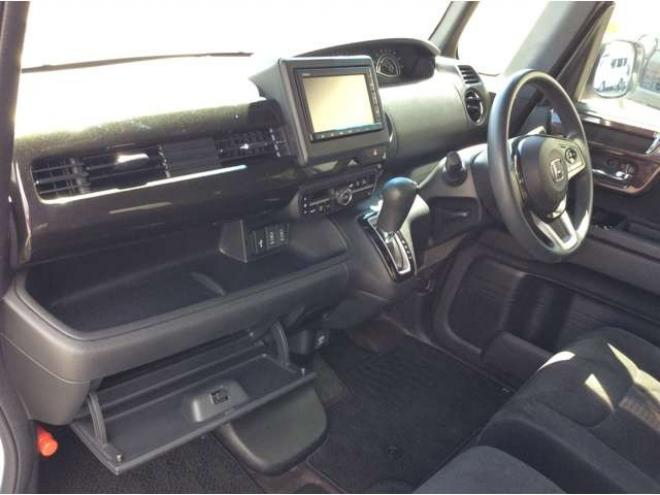 N-BOXカスタム 660 G EX ホンダセンシング 4WD　パワスラ　シートヒーター　スマートキー　プッシュスタート　クルーズコントロール　ホンダ純正ナビ　バックカメラ　電動格納ミラー　横滑り防止装置　車線逸脱防止　衝突被害軽減システム　オートライト　ETC 660