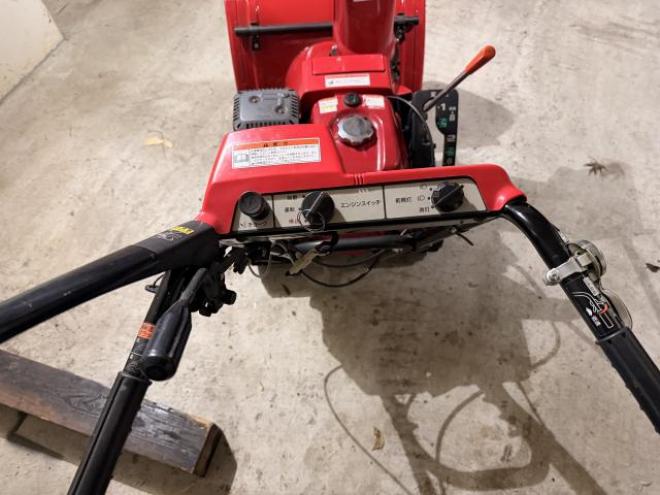 除雪機ホンダ除雪機HSS655c整備中