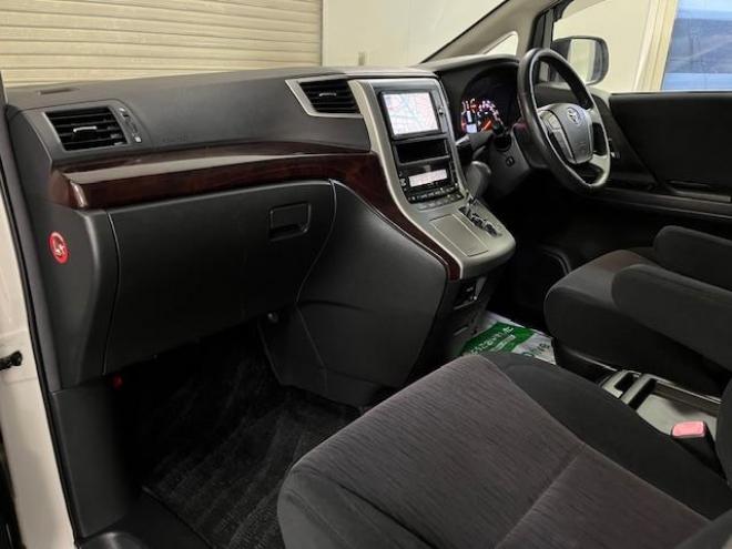 ヴェルファイア２．４Ｚ　本州仕入　後期型　ワンオーナー　寒冷地仕様　禁煙車　両側パワースライドドア　純正１８インチＡＷ　純正１６ＡＷ＋スタッドレスタイヤ　純正ナビ　フルセグ地デジ　ＤＶＤ再生　Ｂｌｕｅｔｏｏｔｈ　バックカメラ 4WD 2400 5Dr