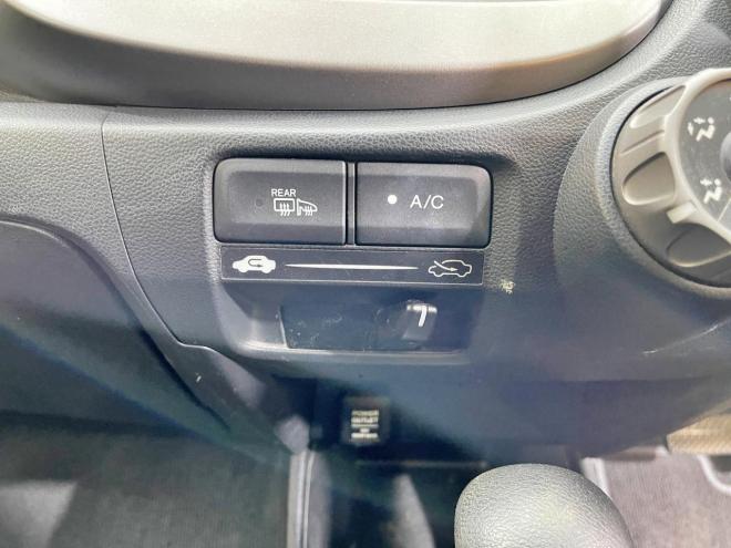 フィット1.3G 4WD 5年保証 ナビTV Bカメ 寒冷地仕様 禁煙 車検整備2年付