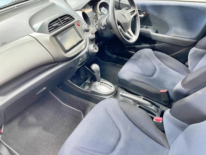 フィット1.3G 4WD 5年保証 ナビTV Bカメ 寒冷地仕様 禁煙 車検整備2年付