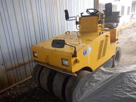 その他　サカイ　ロードローラー TS160