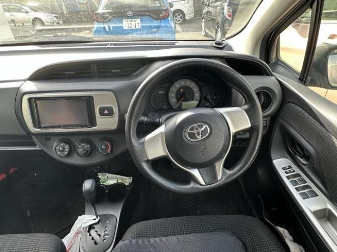 ヴィッツ 4WD 1300 5Dr