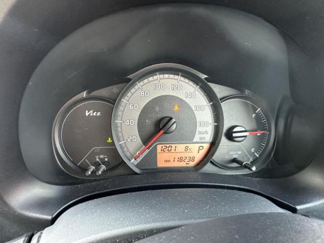 ヴィッツ 4WD 1300 5Dr