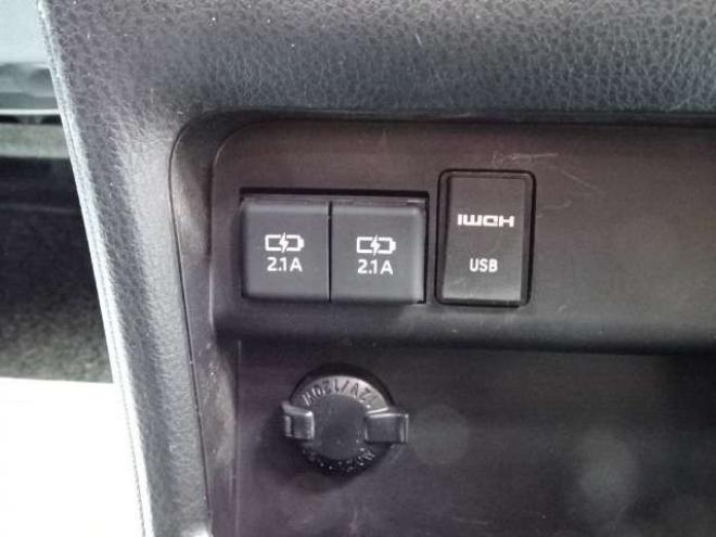 エスクァイア2.0 Gi 4WD　本州車　保証1年/走行距離無制限　4WD　セーフティセンス　両側パワースライドドア　ALPINE製ナビ 地デジ　バックカメラ　サイドカメラ　Bluetooth接続　純正エンジンスターター　シートヒーター　LEDヘッドライト 2000