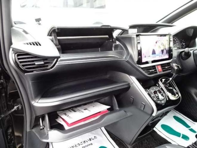 エスクァイア2.0 Gi 4WD　本州車　保証1年/走行距離無制限　4WD　セーフティセンス　両側パワースライドドア　ALPINE製ナビ 地デジ　バックカメラ　サイドカメラ　Bluetooth接続　純正エンジンスターター　シートヒーター　LEDヘッドライト 2000