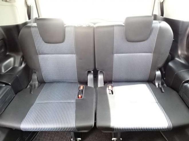 ノア2.0 Si 4WD　本州車　保証1年 4WD　両側パワースライドドア　社外ナビ　地デジ　スマートキー　プッシュスタート　LEDヘッドライト　社外18インチアルミ　　アイドリングストップ　ビルトインETC 2000