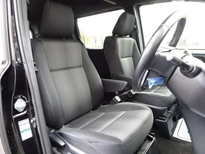 ノア2.0 Si 4WD　本州車　保証1年/走行距離無制限　4WD　後期　セーフティセンス　両側パワースライドドア　純正9インチワイドナビ　　地デジ　バックカメラ　ALPINE12インチフリップダウンモニター　LEDヘッドライト 2000