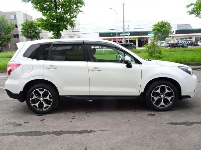 フォレスター2.0 S リミテッド 4WD　アイサイト　本州車　保証1年/走行距離無制　4WD ナビ　地デジ　Bluetooth接続　バックカメラ　ハーフレザーパワーシート　シートヒーター　純正18インチアルミ　クルーズコントロール　USBコンセント　ETC 2000