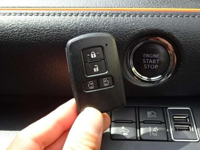 シエンタ1.5 G クエロ 4WD　本州車　保証1年/走行距離無制限　4WD　両側パワースライドドア　衝突軽減システム　オートマチックハイビーム　LDA　　前席シートヒーター　ドライブレコーダー　ETC　プッシュスタート　スマートキー 1500