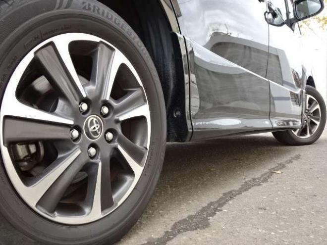 ヴォクシー2.0 ZS 4WD　後期　本州車　保証1年/走行距離無制限　4WD　8人乗　両側パワースライドドア　地デジ　バックカメラ　LEDヘッドライト　16AW　ビルトインETC 2000