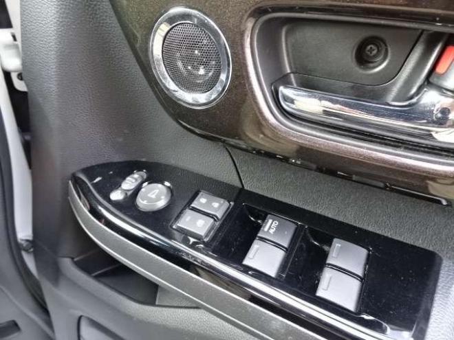 N-BOXカスタム 660 G L ターボ ホンダセンシング 4WD　本州車　保証1年/走行距離無制限　4WD 両側パワスラ バックカメラ ETC　プッシュスタート　ブレーキサポート 660