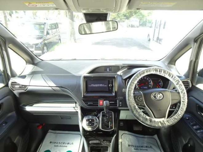 ヴォクシー2.0 ZS 煌II 4WD　本州車　保証1年/走行距離無制限　4WD　トヨタセーフティセンス　両側パワースライドドア　純正ナビ　ビルトインETC　LEDヘッドライト　純正16インチアルミホイール　アイドリングストップ　スマートキー 2000