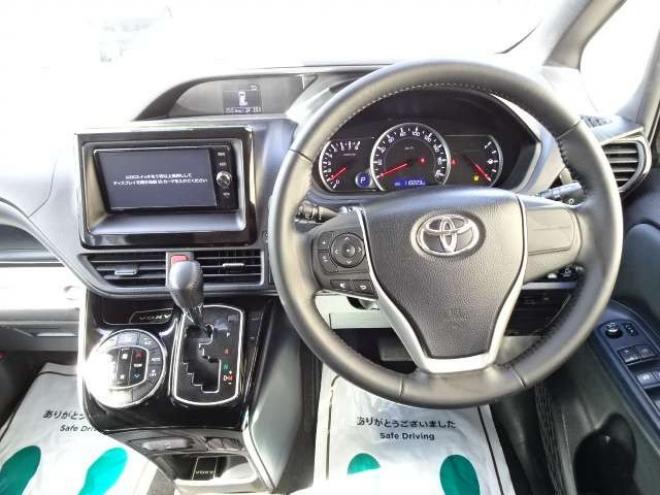 ヴォクシー2.0 ZS 煌II 4WD　本州車　保証1年/走行距離無制限　4WD　トヨタセーフティセンス　両側パワースライドドア　純正ナビ　ビルトインETC　LEDヘッドライト　純正16インチアルミホイール　アイドリングストップ　スマートキー 2000