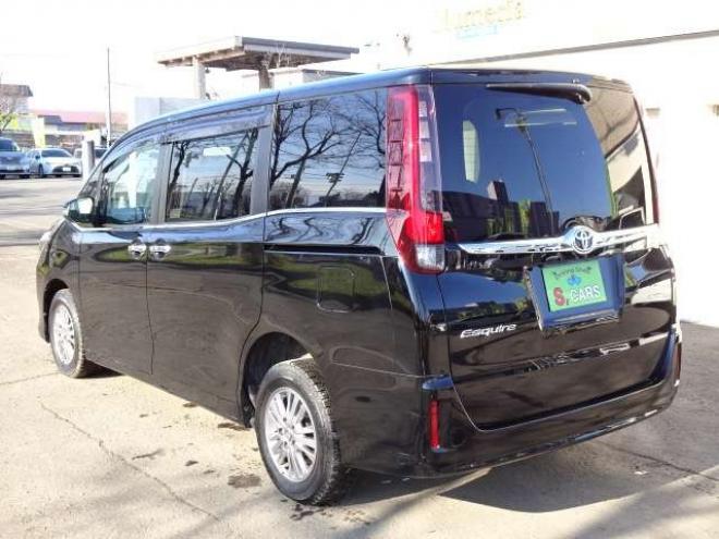 エスクァイア2.0 Gi 4WD　本州車　保証1年/走行距離無制限　4WD　両側パワースライドドア　オートマチックハイビーム　社外9インチナビ　地デジ　バックカメラ　黒本革シート　シートヒーター　LEDヘッドライト　ETC　クルーズコントロール 2000