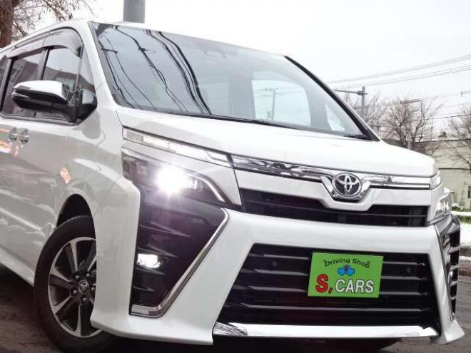 ヴォクシー2.0 ZS 煌II 4WD　本州車　保証1年/走行距離無制限　4WD　後期型　トヨタセーフティセンス　両側パワースライドドア　純正ナビ　地デジ　バックカメラ　LEDヘッドライト　ビルトインETC　クルーズコントロール 2000