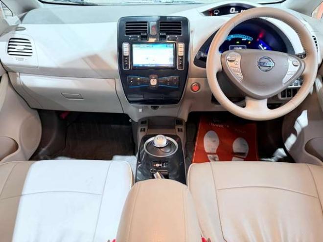 リーフG　防錆塗装TVナビBカメETC 2WD 不明