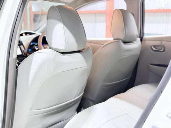 リーフG　防錆塗装TVナビBカメETC 2WD 不明