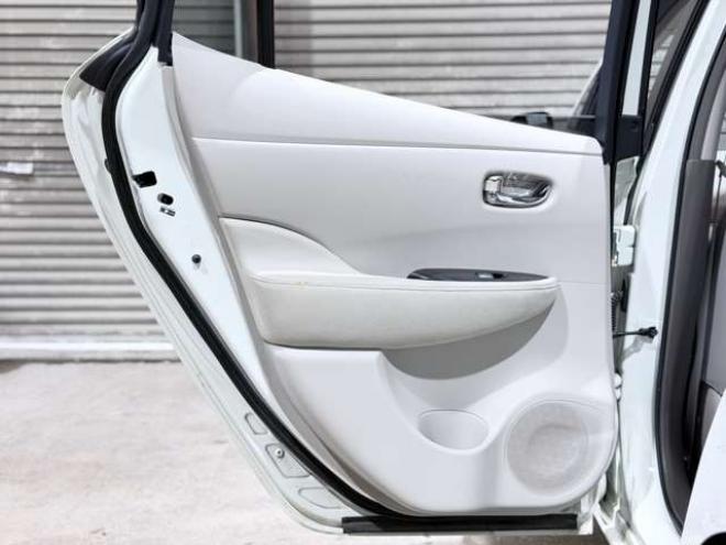 リーフG　防錆塗装TVナビBカメETC 2WD 不明