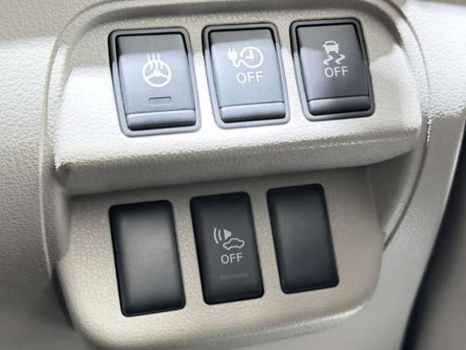 リーフG　防錆塗装TVナビBカメETC 2WD 不明