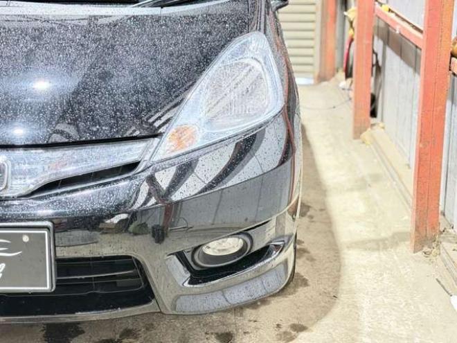 フィットシャトルハイブリッド1.3　下廻防錆TVナビBカメETC夏冬タイヤ 2WD 1300