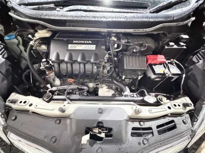 フィットシャトルハイブリッド1.3　下廻防錆TVナビBカメETC夏冬タイヤ 2WD 1300