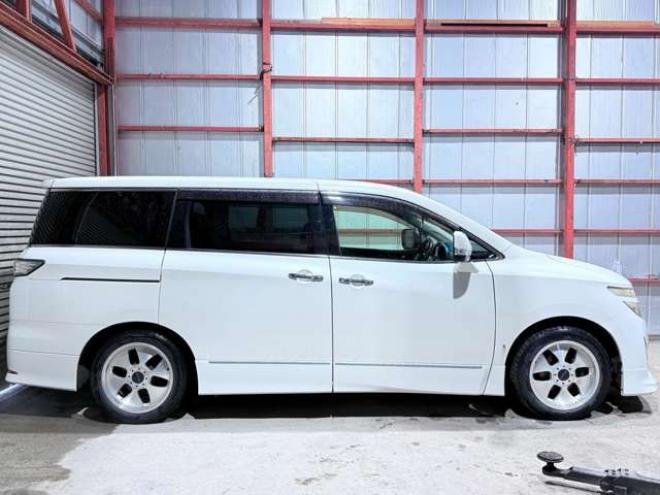 エルグランド2.5 250ハイウェイスター アーバンクロム 4WD　下廻防錆TVナビBカメETC後席モニタ 2500