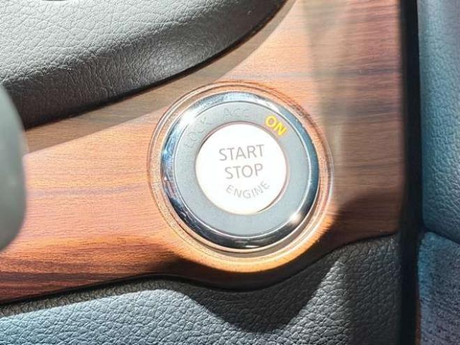 ティアナ2.5 250XE FOUR 4WD　防錆塗装4WDキーレスETC 2500