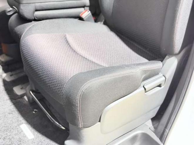 セレナ2.0 ハイウェイスター Vセレクション 4WD　防錆塗装4WDTVナビBカメ後席モニタETC 2000