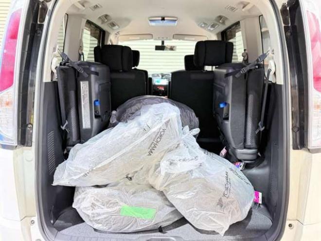 セレナ2.0 ハイウェイスター Vセレクション 4WD　防錆塗装4WDTVナビBカメ後席モニタETC 2000