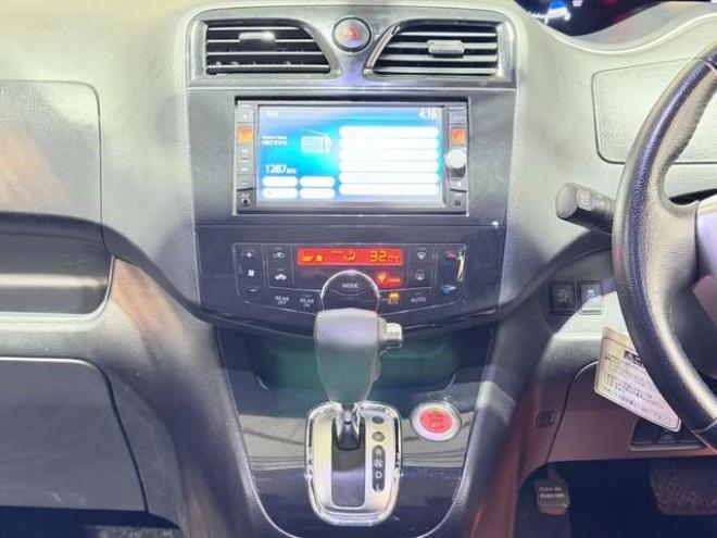 セレナ2.0 ハイウェイスター Vセレクション 4WD　防錆塗装4WDTVナビBカメ後席モニタETC 2000