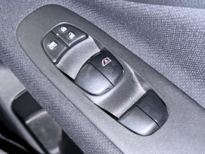 セレナ2.0 ハイウェイスター Vセレクション 4WD　防錆塗装4WDTVナビBカメ後席モニタETC 2000