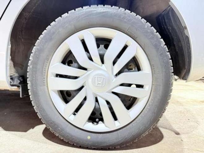 フィット1.3 13G Fパッケージ 4WD　下廻防錆TVナビETC 1300