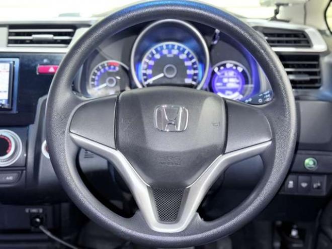 フィット1.3 13G Fパッケージ 4WD　下廻防錆TVナビETC 1300