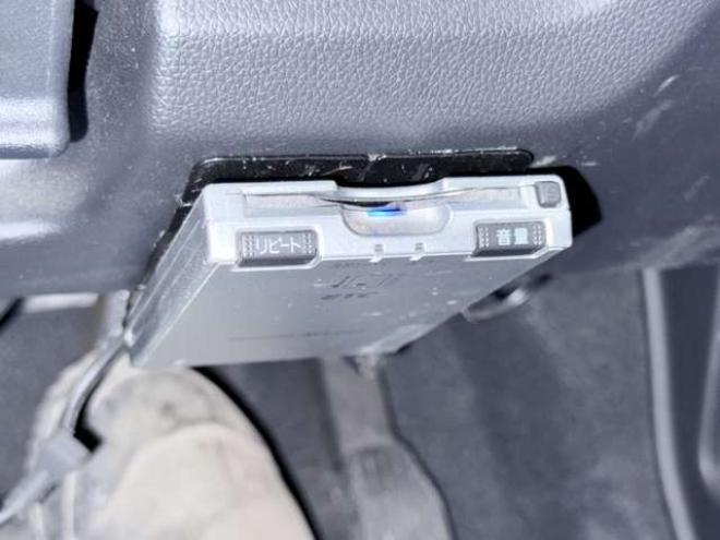 フィット1.3 13G Fパッケージ 4WD　下廻防錆TVナビETC 1300