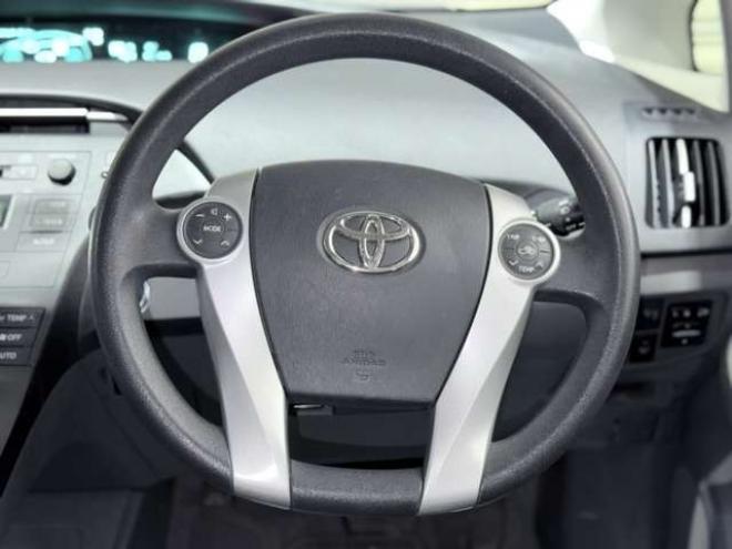 プリウス1.8 S　下廻防錆キーレスCD夏冬タイヤ 2WD 1800