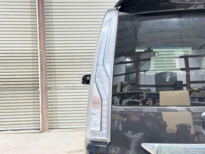 セレナ2.0 ハイウェイスター Vセレクション+Safety アドバンストセーフティ パッケージ 4WD　防錆塗装4WDTVナビBカメ後席モニタ 2000