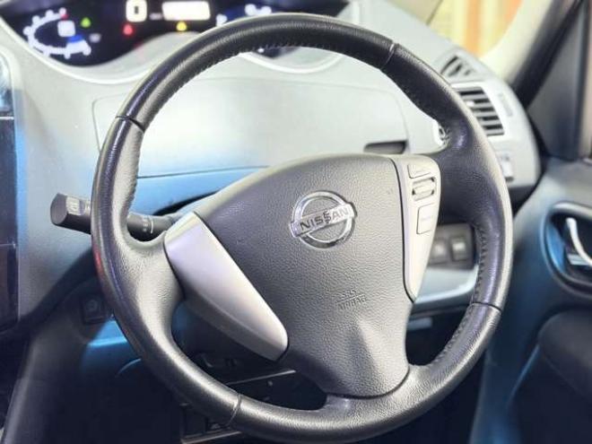 セレナ2.0 ハイウェイスター Vセレクション+Safety アドバンストセーフティ パッケージ 4WD　防錆塗装4WDTVナビBカメ後席モニタ 2000