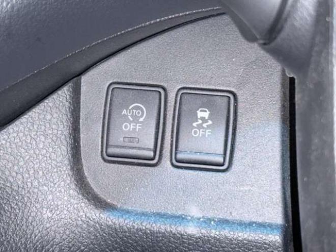 セレナ2.0 ハイウェイスター Vセレクション+Safety アドバンストセーフティ パッケージ 4WD　防錆塗装4WDTVナビBカメ後席モニタ 2000