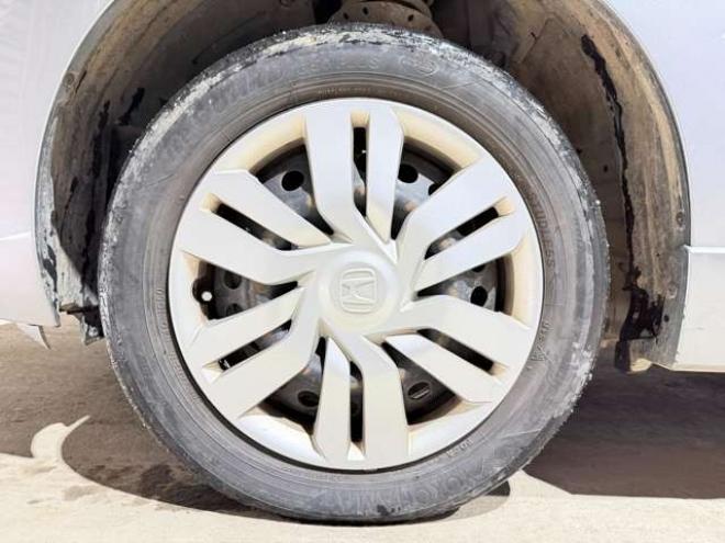 フィット1.3 13G Sパッケージ 4WD　下廻防錆キーレスナビ 1300