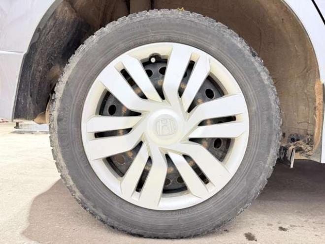 フィット1.3 13G Sパッケージ 4WD　下廻防錆キーレスナビ 1300