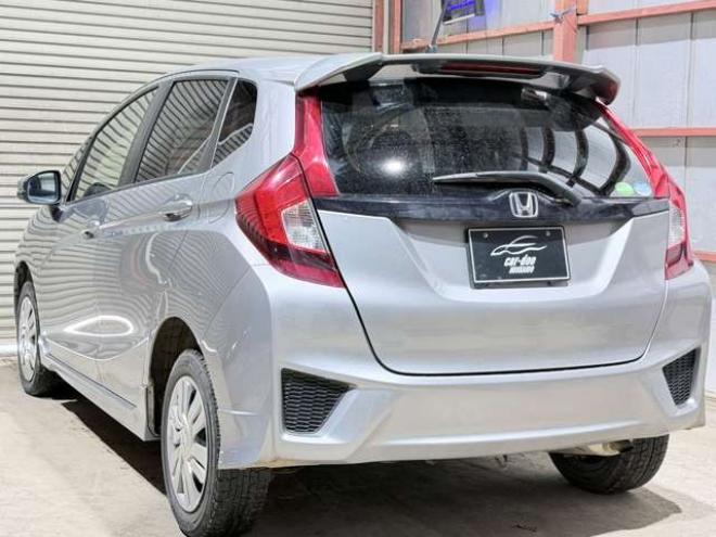 フィット1.3 13G Sパッケージ 4WD　下廻防錆キーレスナビ 1300