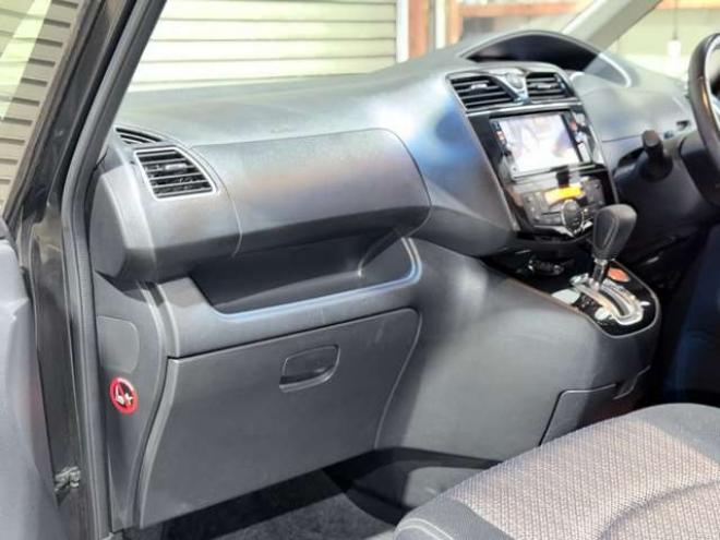 セレナ2.0 ハイウェイスター Vセレクション+Safety アドバンストセーフティ パッケージ 4WD　防錆塗装4WDTVナビBカメエンスタ 2000