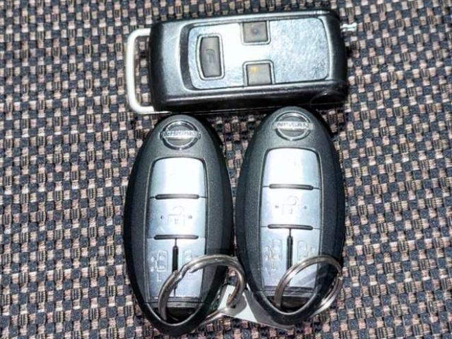 セレナ2.0 ハイウェイスター Vセレクション+Safety アドバンストセーフティ パッケージ 4WD　防錆塗装4WDTVナビBカメエンスタ 2000