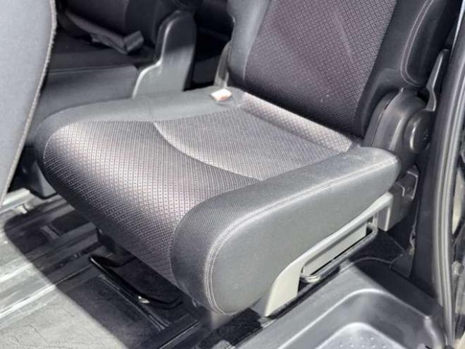 セレナ2.0 ハイウェイスター 4WD　下廻防錆TVナビBカメETC 2000