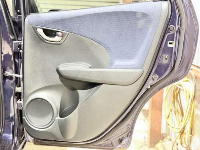 フィット1.3 G 4WD　防錆塗装4WDCDキーレスETC 1300